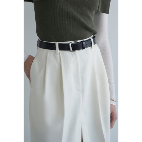 CLANE クラネ “FRONT SLIT TUCK SKIRT” フロントスリットタックスカート