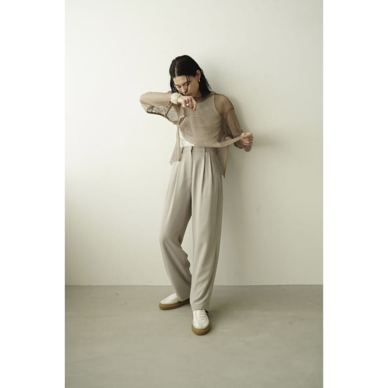 clane ベーシックタックパンツ ベージュ