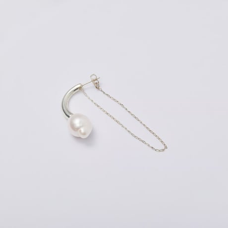 FIBULA フィブラ “Aging baroque pearl chain pierce half”　エージングバロックパールチェーンピアスハーフ