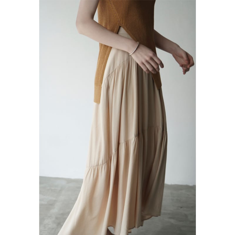 CLANE クラネ “CURVE LINE TIERED SKIRT” カーブラインティアード...