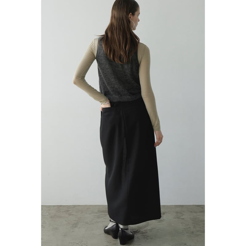 CLANE クラネ “FRONT SLIT TUCK SKIRT” フロントスリット CLANE クラネ “FRONT SLIT TUCK SKIRT” フロントスリット