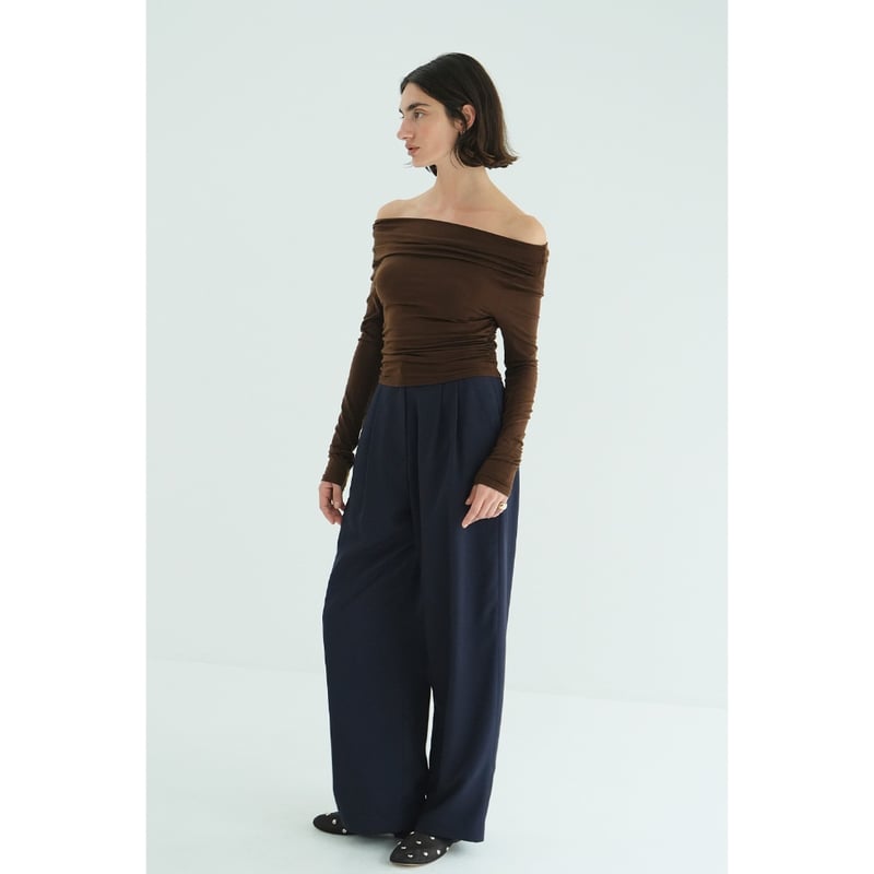 CLANE クラネ “DRAPED OFF SHOULDER SOFT CUT TOPS” ド