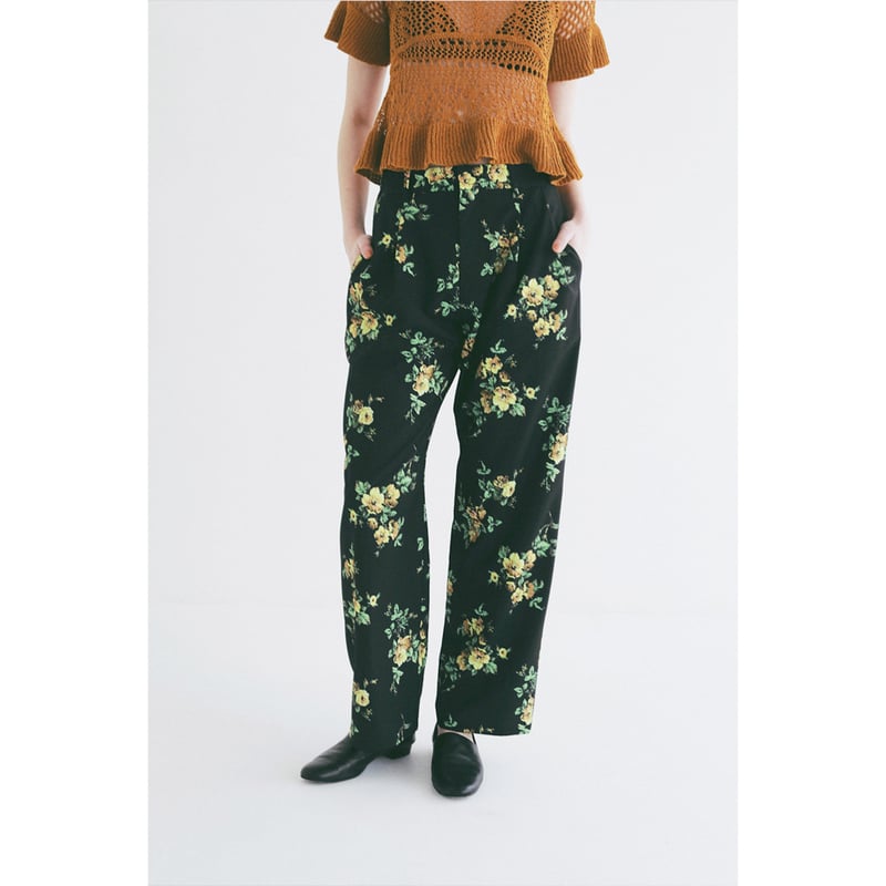 CLANE クラネ ”FLOWER TUCK PANTS” フラワータックパンツ | t / wo