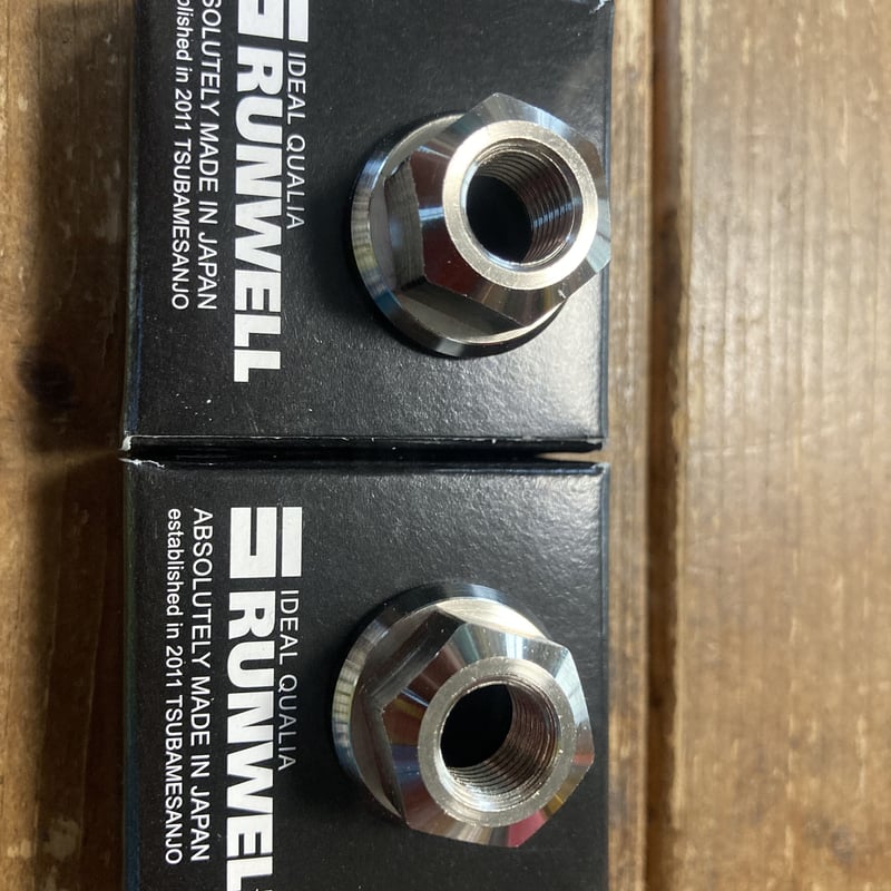 RUNWELL ELITE HUB NUT Silver（2個セット） | 104cycle