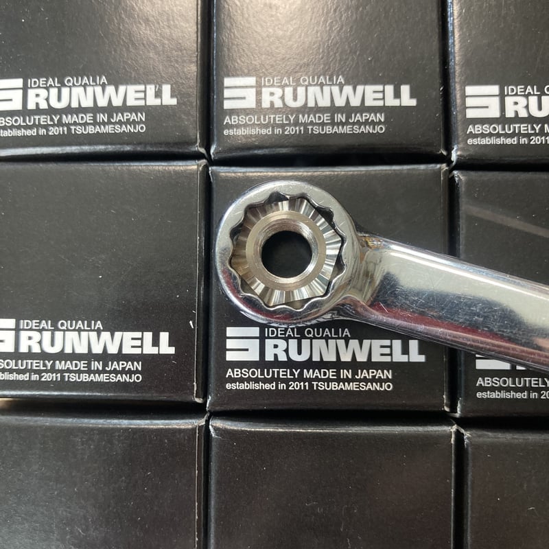 専用JF310★高級 大粒インペリアルロードナイト3.72ctヘッド 鑑付 RUNWELL ELITE HUB NUT Silver（2個セット） | 104cycle