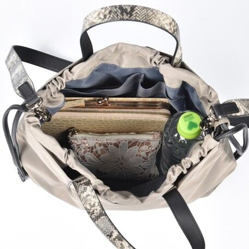 NEIGHBORHOODスパイダー柄バックパック美品 スパイダーマン：アクロス・ザ・スパイダーバース エコバッグ
