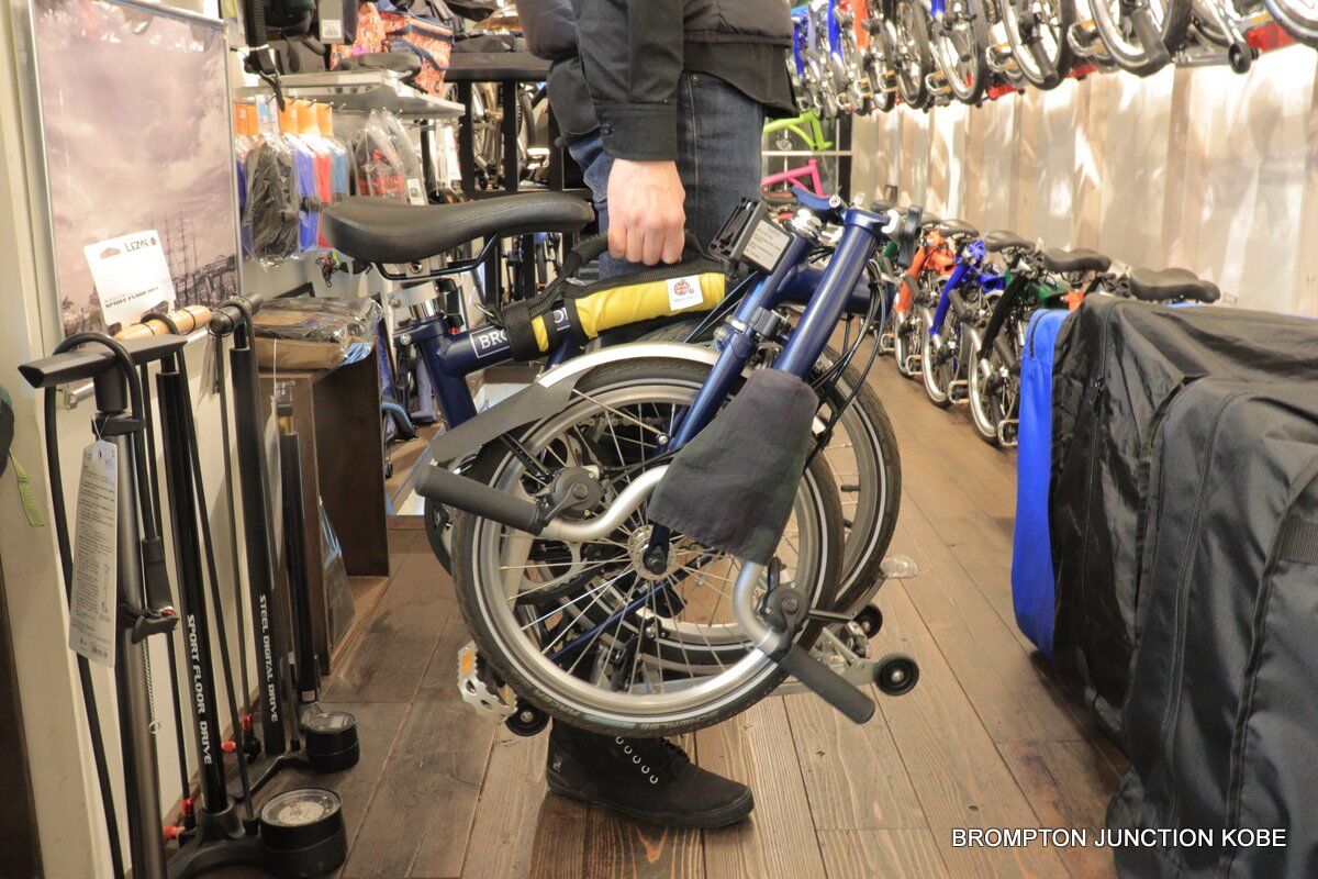 On yer shoulder | BROMPTON JUNCTION KOBE ONLINE