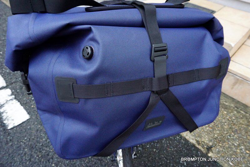 Roll Top Waterproof Bag 25L Navy | BROMPTON JUN