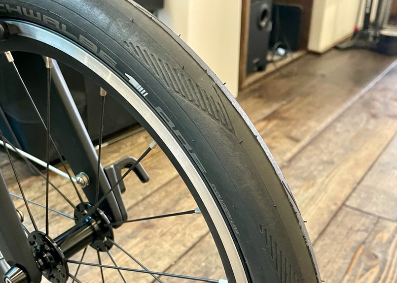 廃盤品　brompton極太タイヤScorcher 16 x 1 1/2 廃盤品 brompton極太タイヤScorcher 16 x 1 1/2 パーツ