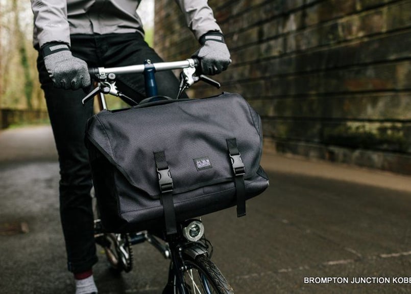 Messenger Bag 23L Black | BROMPTON JUNCTION KOB...