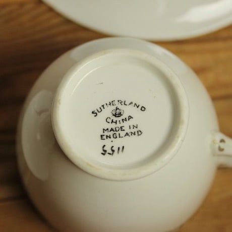 sutherland cup and saucer 2 set C