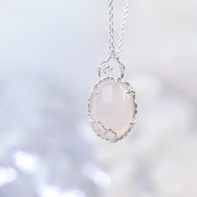 ホワイト カルセドニー ペンダント トップ C-200481 | kiri onlinestore