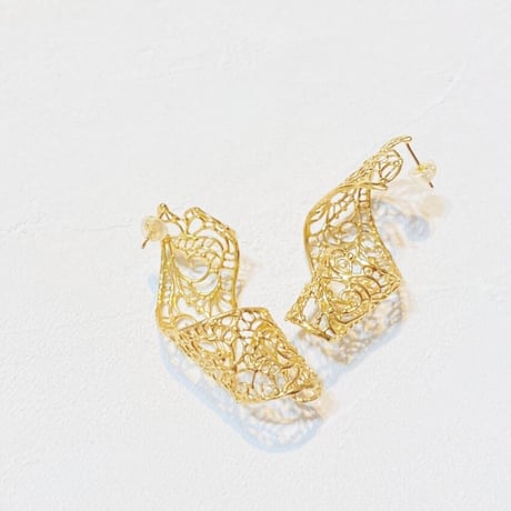 galbe imprevu ピアス（SV/GD）K18post  B-300068/300067