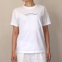 I READ FEMINIST BOOKS　Tシャツ