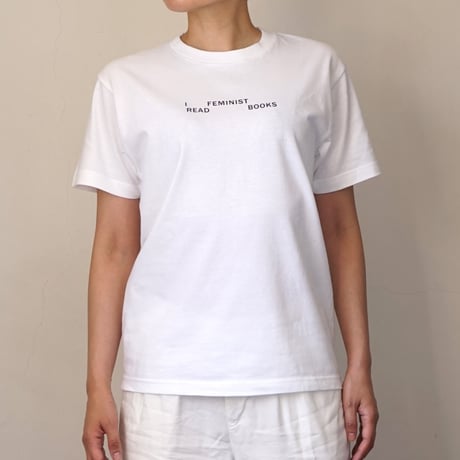 I READ FEMINIST BOOKS　Tシャツ
