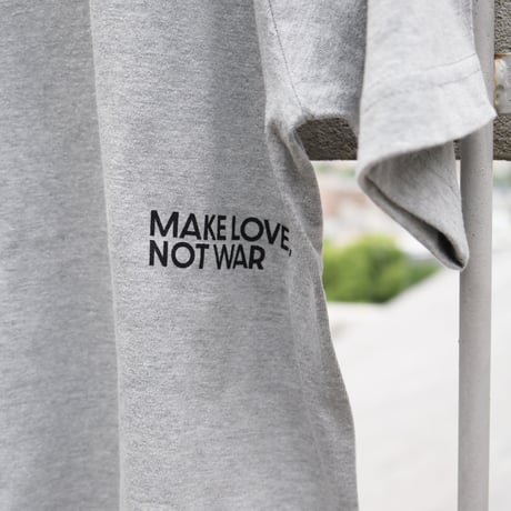 愛と平和 Tee / Gray