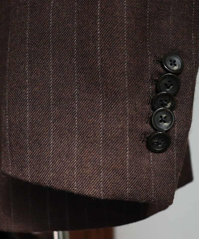 DOUBLE-BREASTED STRIPED JACKET 