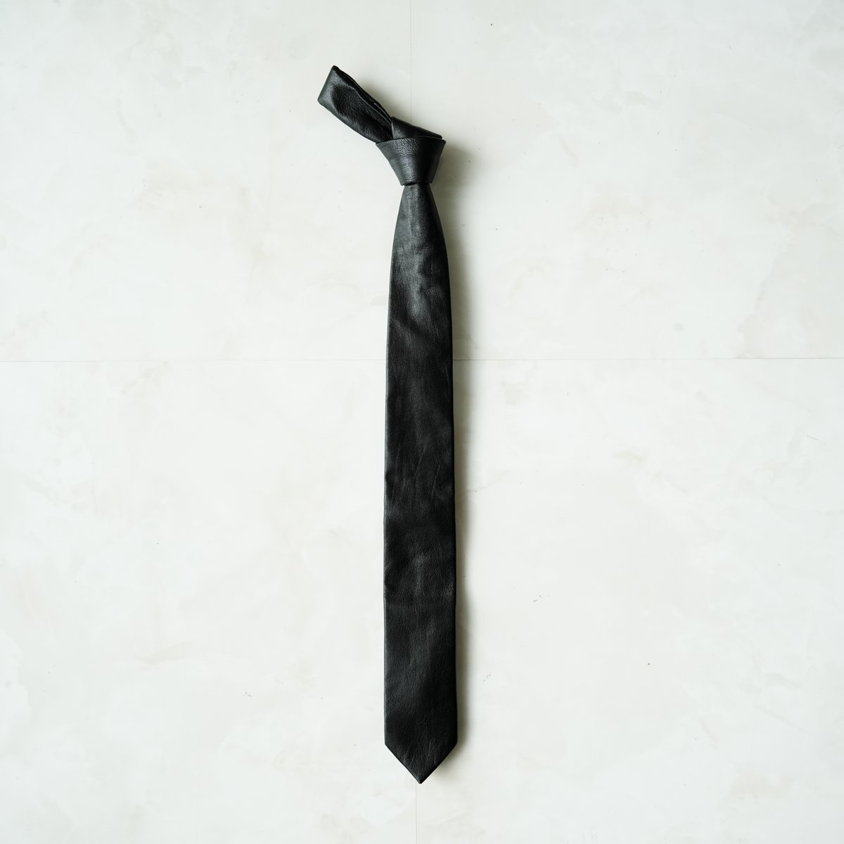 Smooth Lamb Leather Narrow Tie【Black】 | GROSGRAIN