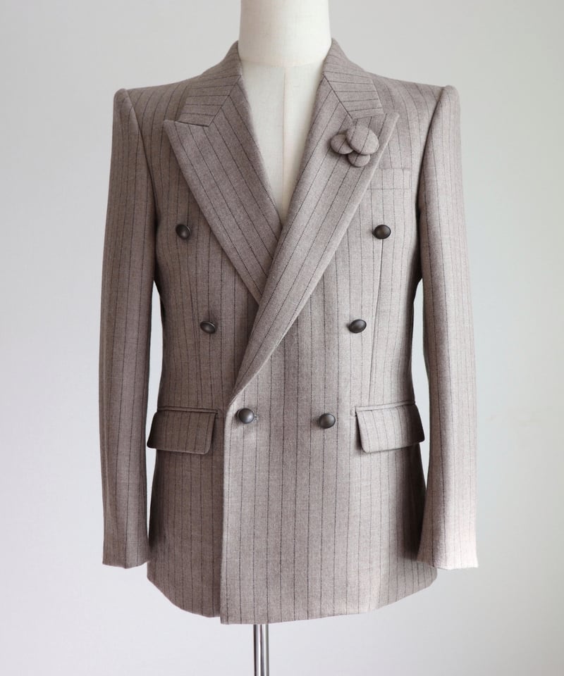 WIDE- DOUBLE-BREASTED STRIPED SUIT 