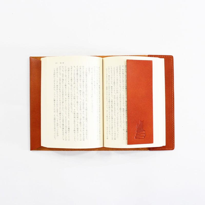 ブックカバー / COW LEATHER BOOK COVER 文庫 | BIBLIOPHILIC