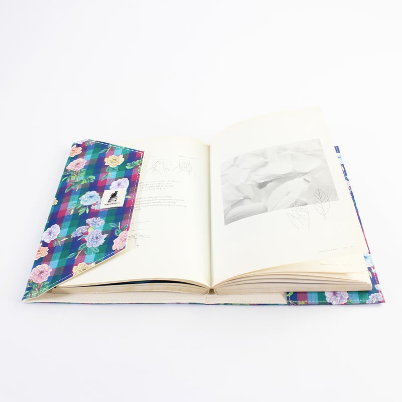 ブックカバー / LIBERTY PRINT BOOK COVER A5判 2024 母の日 ブックカバー / LIBERTY PRINT BOOK COVER A5判 2024 母の日