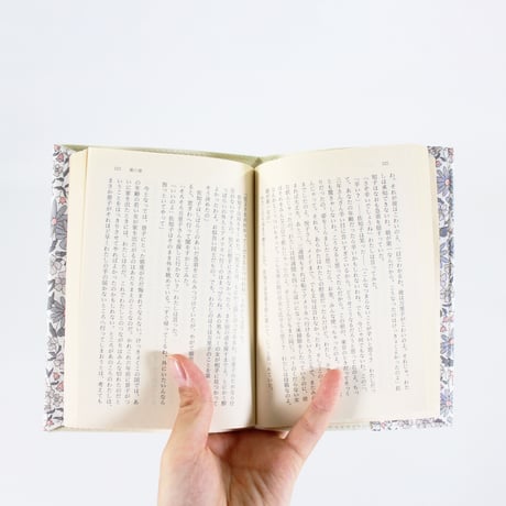ブックカバー / LIBERTY PRINT BOOK COVER 文庫 2023 LIBERTY FLOWER MARKET