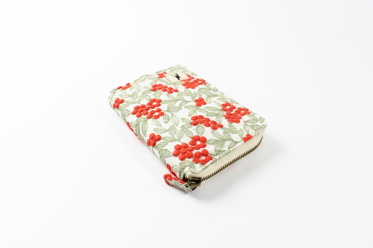 MAY②ブックカバー、ポーチ ナインストーリーズさんのブックポーチは、10年メモがピッタリ