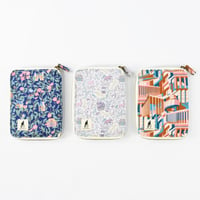 LIBERTY PRINT BOOK POUCH 2020 SS TRAVELS