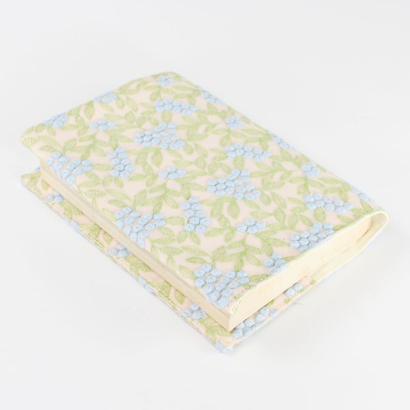 ブックカバー / EMBROIDERY BOOKCOVER A5判 25AW | BIBLIO