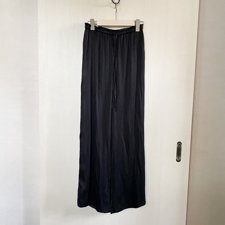 【Bed&Breakfast ベッド＆ブレイクファースト】Tumbler Finishing Satin Pants in Black