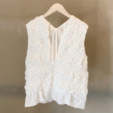 【Greed International グリードインターナショナル】Plum blossom Shirring embroidery Sleeveless Blouse in White