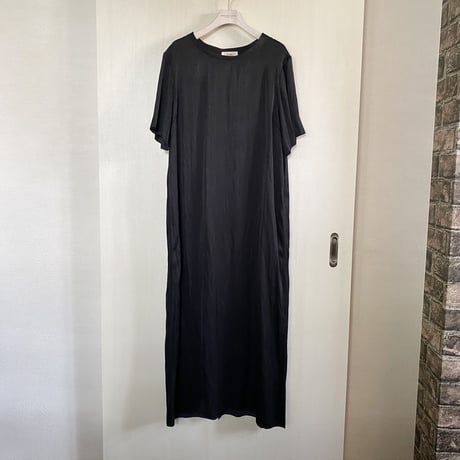 【Bed&Breakfast ベッド＆ブレイクファースト】Tumbler Finishing Satin Tee Dress in Black