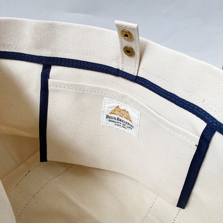 【BED&BREAKFAST ベッドアンドブレックファースト】Standard Sail Cloth Shoulder Bag Medium  in White