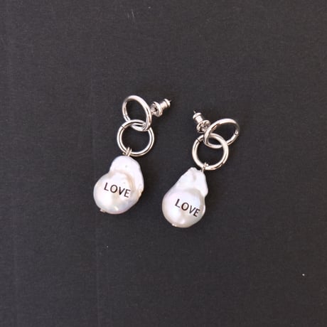 【Bijou R.I/ビジューアールアイ】LOVE Freshwater Pearl Pierce