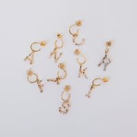 【PDPAOLA 】LETTER GOLD EARRINGS  (レターイヤリング）