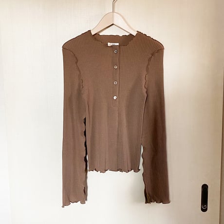 【Bed&Breakfast ベッド＆ブレイクファースト】Cosmorama Wool TOTAN Button Top in Brown