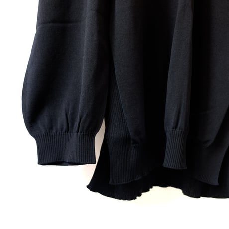 【Bed&Breakfast ベッド＆ブレイクファースト】Flure Long V-neck Puff Knit in Black