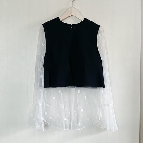 【Greed International グリードインターナショナル】Small Flower embroidery Long Top in Navy/Khaki
