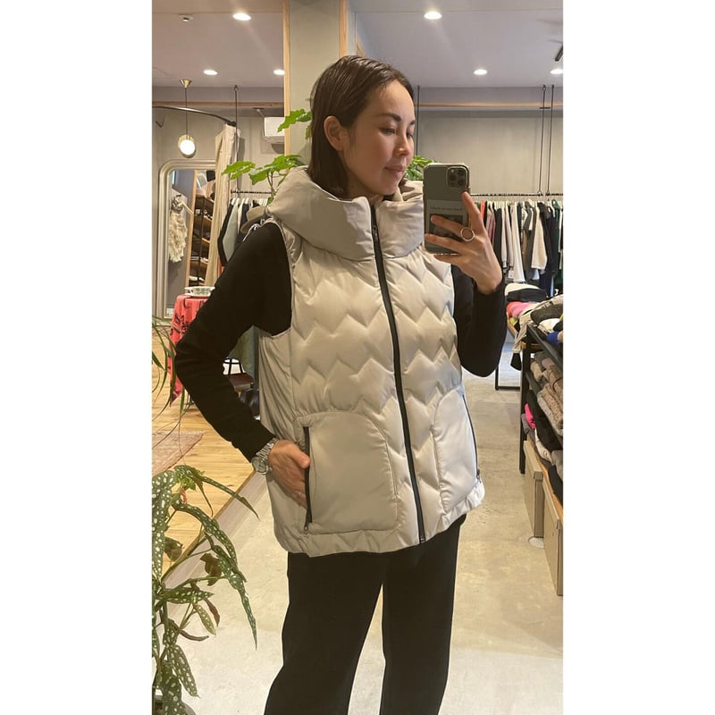 QTUME】シームレスボリュームネックベスト in ivoly /black | quan