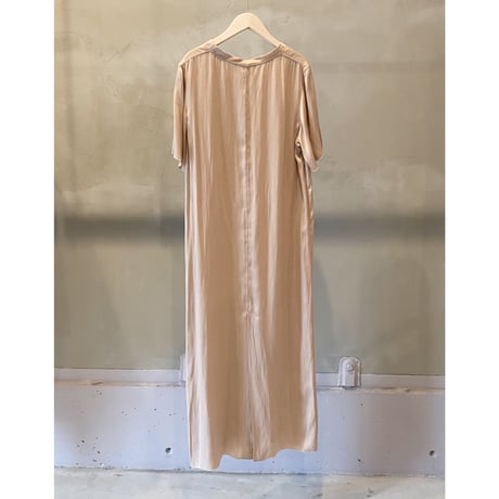 【Bed&Breakfast ベッド＆ブレイクファースト】Tumbler Finishing Satin Tee Dress in Beige