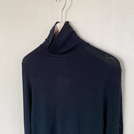 【Bed&Breakfast ベッド＆ブレイクファースト】Cosmorama Wool Slim High Neck Top in Black