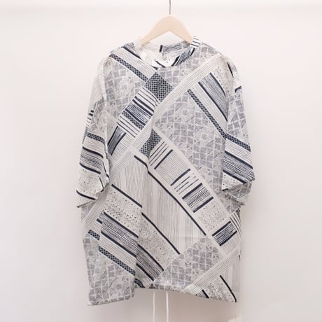 【near.nippon ニアニッポン】NO.212-25 トライバル柄オーバーTシャツ
