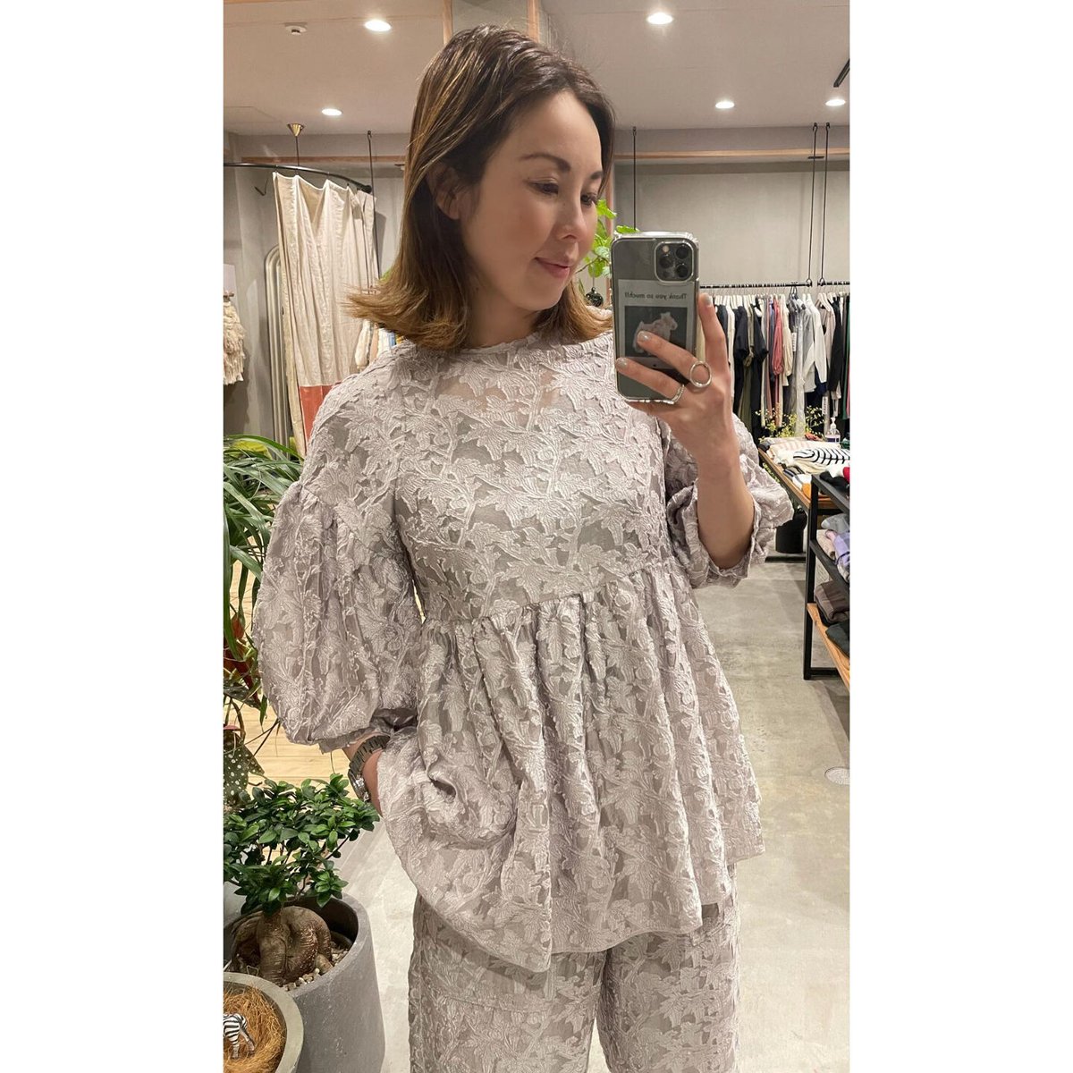 【Greed International グリードインターナショナル】Shiny Flower Jacquard Puff Blouse Lt Gray