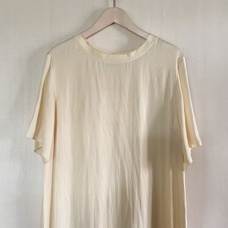 【Bed&Breakfast ベッド＆ブレイクファースト】Tumbler Finishing Satin Tee Dress in Cream