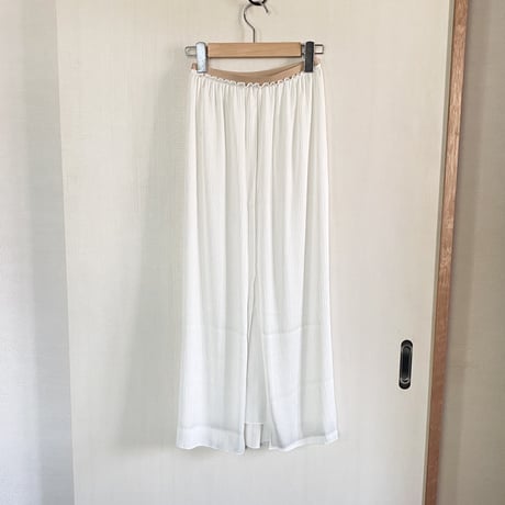 【Bed&Breakfast ベッド＆ブレイクファースト】Satin YORYU Skirt in White