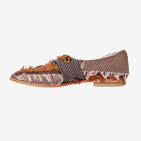 【Greed Internationalグリードインターナショナル】 Asymmetrical vamp pumps Suede in Tweed