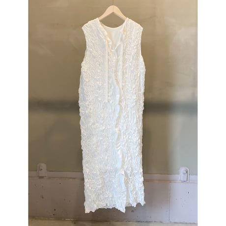 【Greed International グリードインターナショナル】Plum blossom Shirring embroidery Dress in White