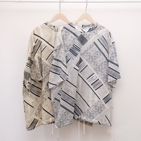 【near.nippon ニアニッポン】NO.212-25 トライバル柄オーバーTシャツ
