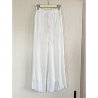 【Bed&Breakfast ベッド＆ブレイクファースト】Tumbler Finishing Satin Pants in Off White