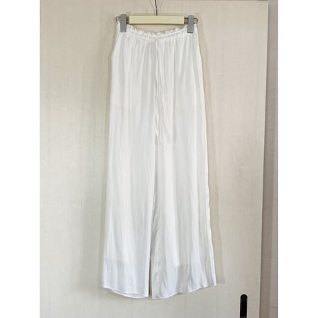【Bed&Breakfast ベッド＆ブレイクファースト】Tumbler Finishing Satin Pants in Off White